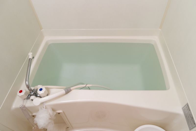 Refinished Tub with No Visible Imperfections